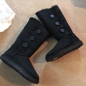 NIB UGG® Bailey 3 button Boots